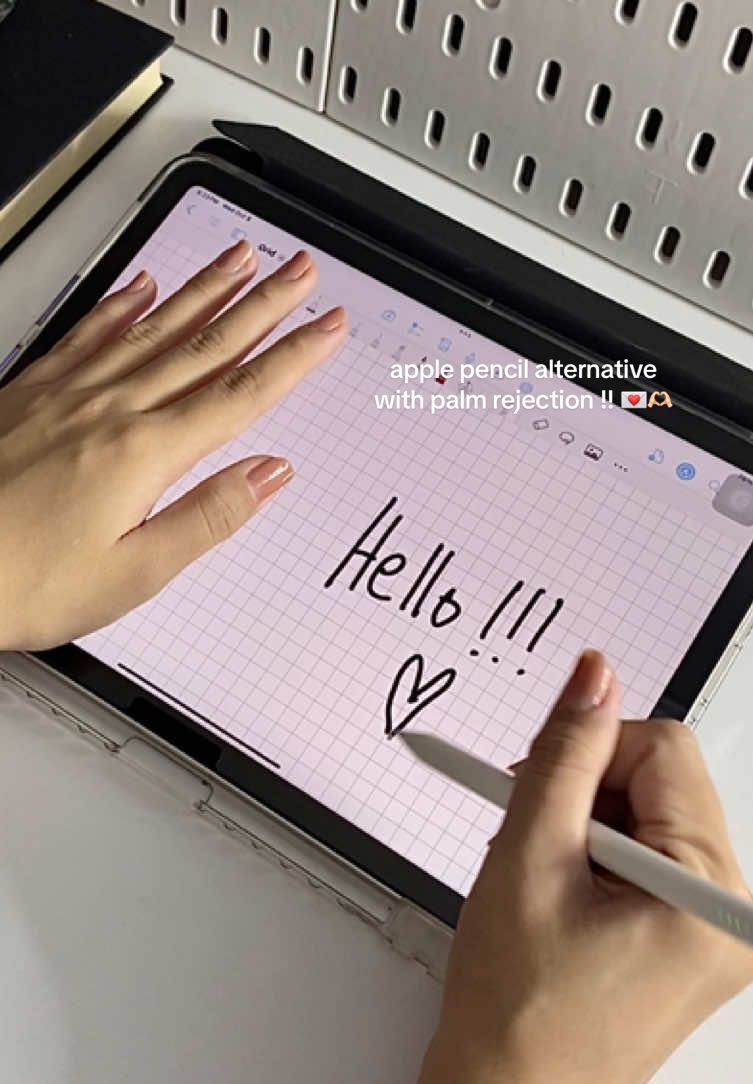 Looking for an apple pencil alternative with palm rejection? check this smart stylus pen from @UgreenOfficialShop 💗🍏 #applepencilalternative #universalstyluspen #styluspen #styluspenforipad #alexisfinds  Tags: iPad stylus pen | UGREEN pencil for ipad | Apple pencil alternative | universal stylus pen | palm rejection