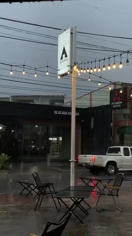 ในวันที่ฝนตก #สนทนา #ร้านสนทนา #เธรดเพลงเศร้า 