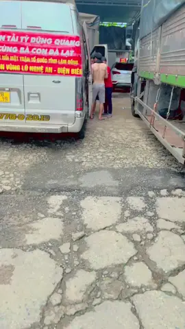 Tấm lòng vàng của của bà con Lâm Đồng - Đạt lạc hướng đến miền trung . Mong bà con miền trung sớm vượt qua và khắc phục thiên tai đó mưa bảo lũ gây ra .  Chúc các a vạn dặm bình an  Bố già xin gỏi ít tấm lòng  @chang_76^•^ @Nguyễn Đ Đạt891 @Hương võ @Điệp 76 #combethuicaotocbogia #combethuicaotoc 