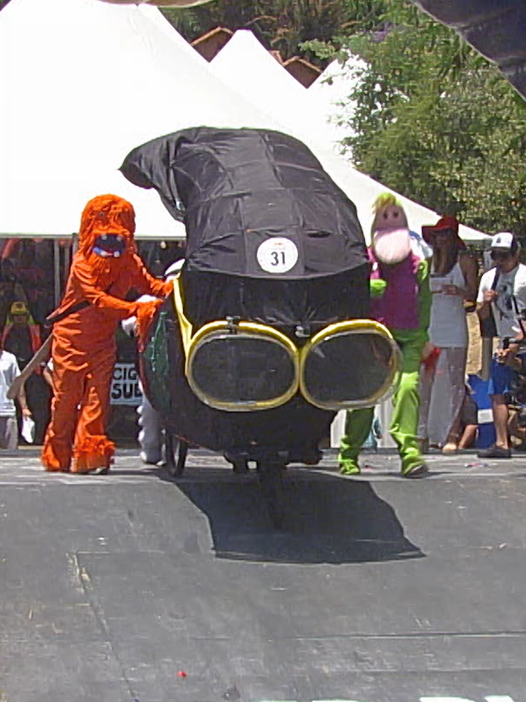 goggles on = game face 😎 #redbull #givesyouwiiings #energydrink #redbullsoapbox