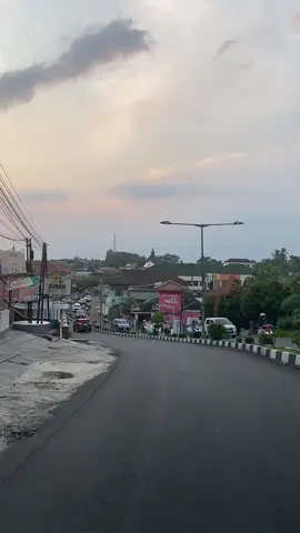 nyoree di rangkasbitungg🤩🤩 #sunsett #rangkasbitung #nyoreee #fypkenn #xybca 