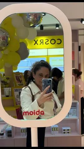 Petit partage spontané de ma visite du pop up  @cosrx X @moida_fr . C’était l’occasion de (re)découvrir les produits de la marque, de tenter de gagner des goodies et/ou des produits et de d’immortaliser au coin photo. 💛 Et toi, tu y as été?  #cosrx #moida #popup #popupparis #kbeauty 