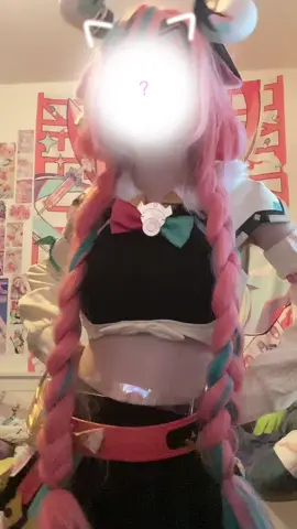 Guys it’s not tape, it’s from her tail!😞 | Tags: #varesa #varesacosplay #varesagenshin #genshicosplay #genshincosplayer 