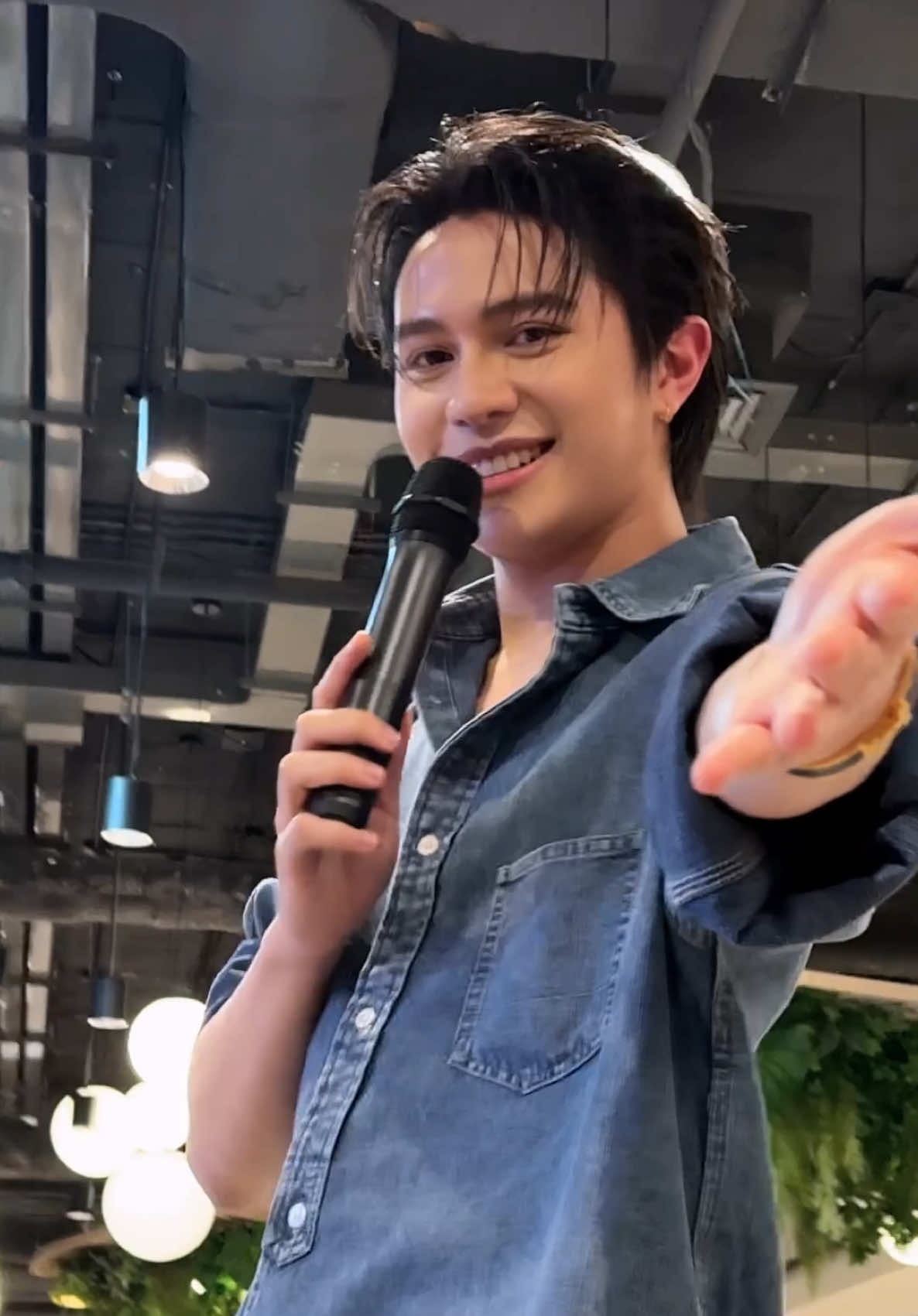 เติมหมาเด็กเต็มเปี่ยมม #Williamest  #GMMTVFANIVALxWilliamEst  #GMMTVFANIVAL  @Zloty 