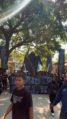 Arak arakan wisuda fakultas sains & teknik program studi teknik industri universitas bojonegoro  #hmti_unigoro #universitasbojonegoro #sainstekunigoro #fyp #teknikindustri 
