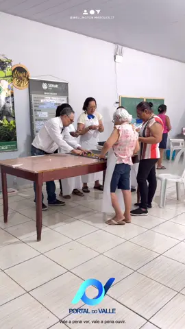 A reportagem acompanhou as senhoras do Projeto da Melhor Idade na fabricação de sabão, sabonetes e outros produtos de higiene de forma artesanal. A iniciativa é uma parceria entre o Senar, o Sindicato Rural de Jaraguá e a Prefeitura Municipal. Confira essa matéria muito legal e deixe seu comentário!