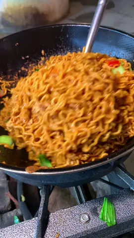 Iki lo bolo masak mie goreng simpel banget bolo#kulinertiktok #kulinerindonesia🇮🇩 