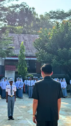 Menjadi Pembina Upacara di SMAN 2 Bayah. To infinity and beyond!