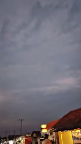 Monggo mampir Es teh BESTEA Ya guyss lokasi jualan Samping Alfamart Gegesik wetan yah.. Monggo di icip²😅