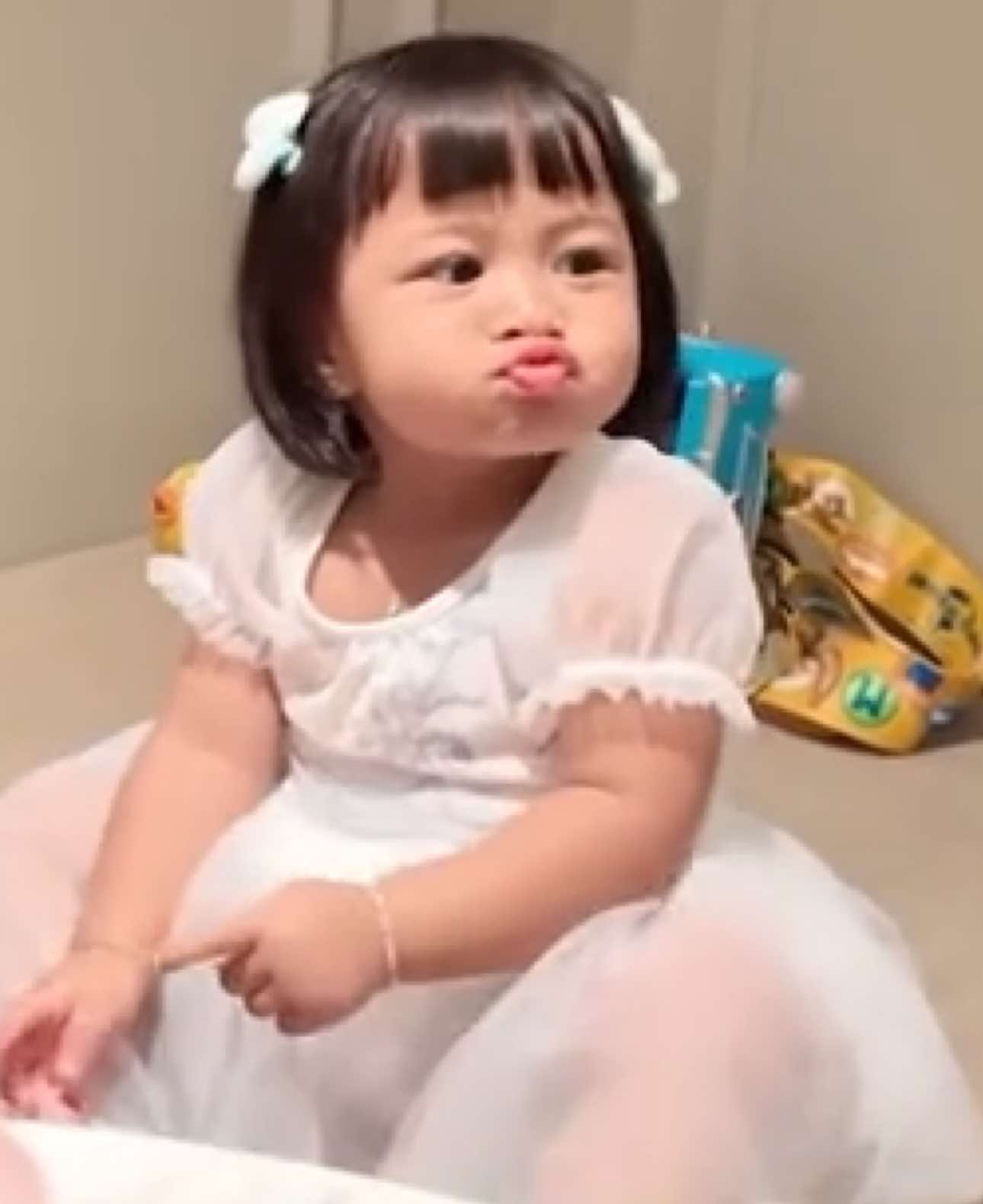 ayu : kalo enak ketawa lily : hakhakhak😆😆 #lily #princesslily #ranaima #raffinagita1717 #mukbang 