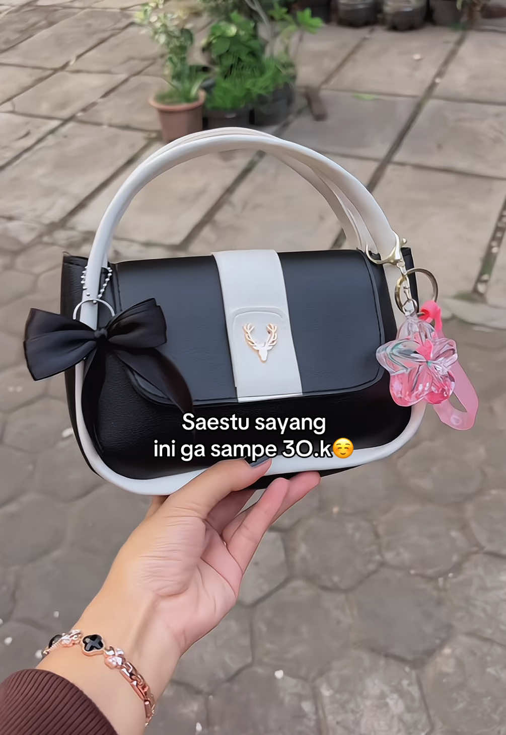 #tas #handbag #slingbag #taswanita 