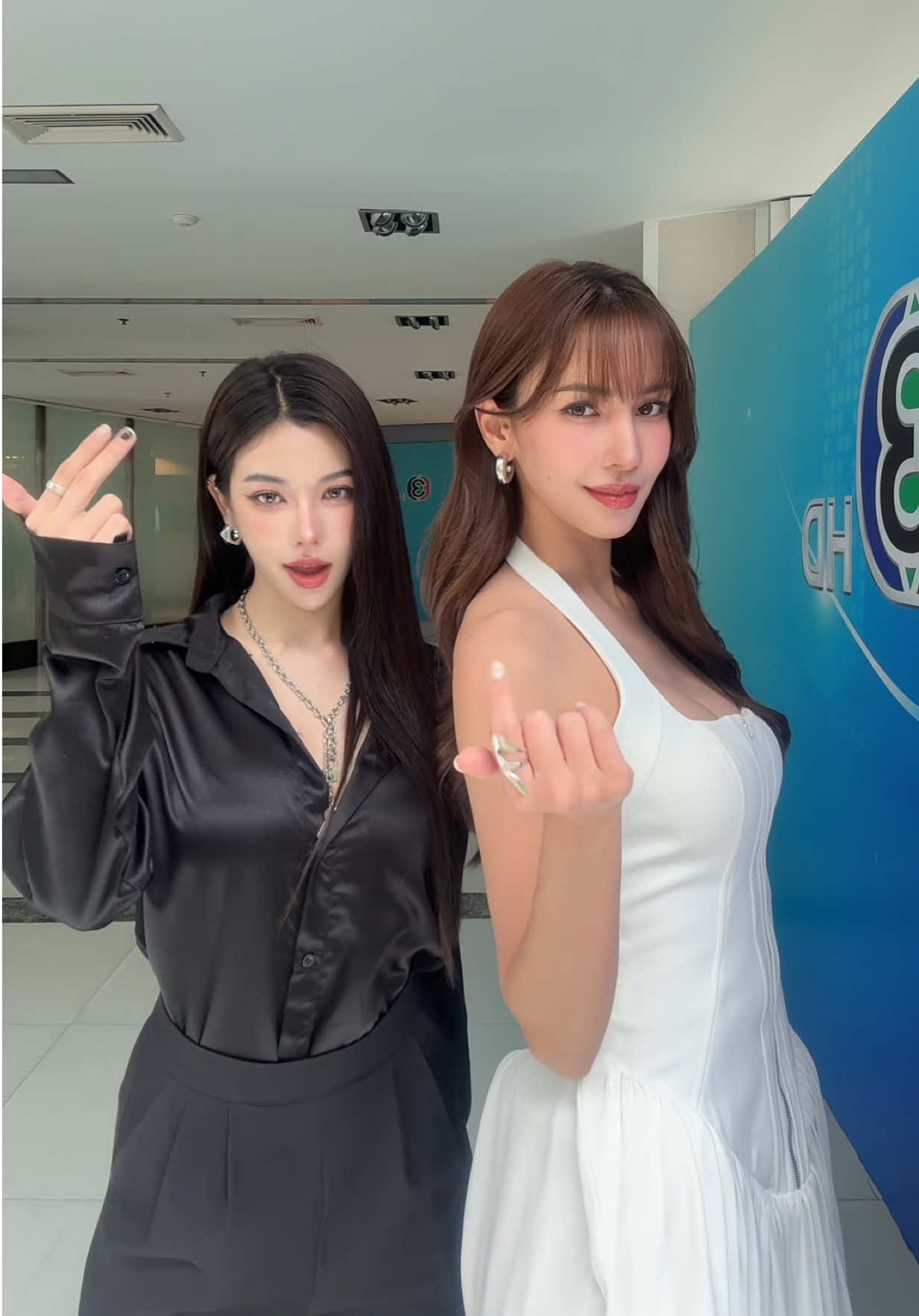 Love Moment Media Tour Day🤍✨ @PAILIU🐼🎧 @บทรัก - Love Moment  #บทรักLoveMoment  #LoveMoment  #LitaKaliya #pailiu