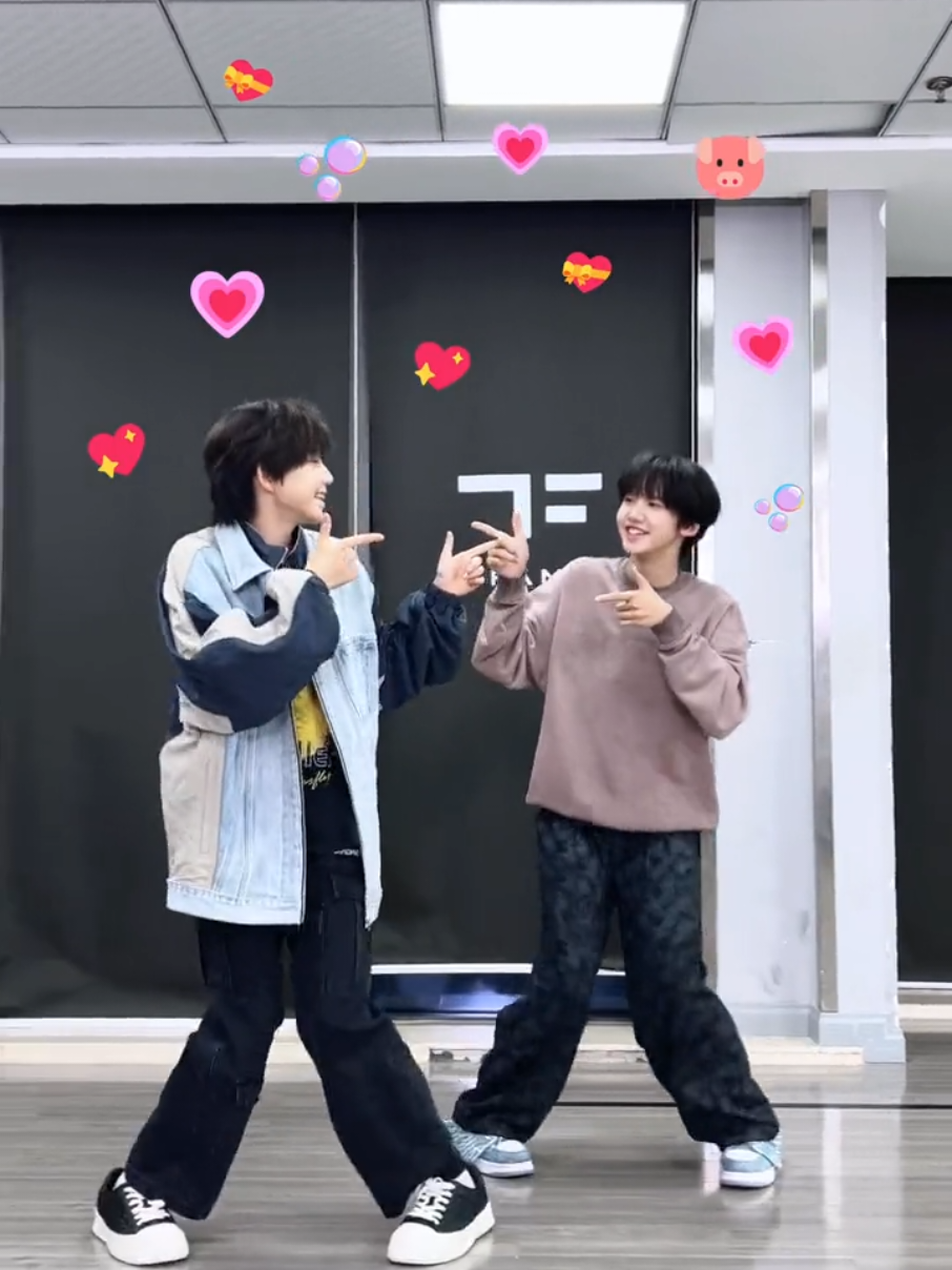 dance#creatorsearchinsight #fyp #tffamily🇨🇳💫 #chenyiheng #zhangyiran 