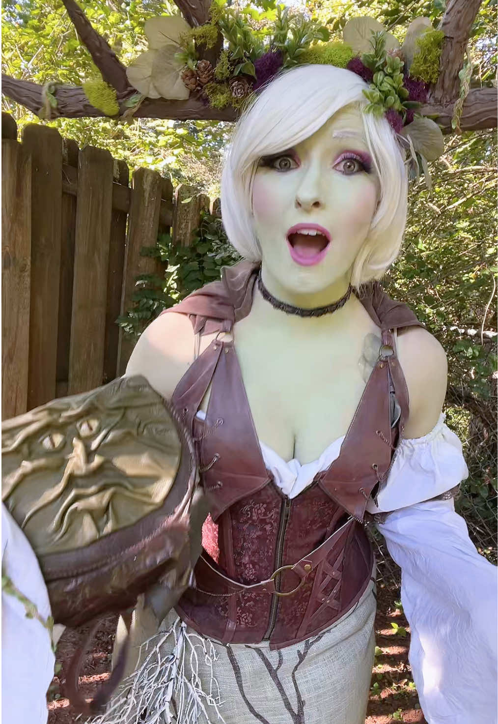 This druid is always happy in the apple orchard 🍏 #druidcosplay#dnd#tiefling#tieflingcosplay#dungeonsanddragons 
