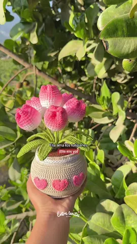 Este diseño solo lo tenemos aquí🤭💐🤗🫶 Agenda tu pedido con anticipación no esperes a último minuto  #tulipanes #crochettiktok #fyp #tulipanes🌷 #tulipanescrochet #crochettiktok #crochetersoftiktok #detalles_que_enamoran #maceta #tulipanes #detallesacrochet #crochettiktok #viraltiktok 