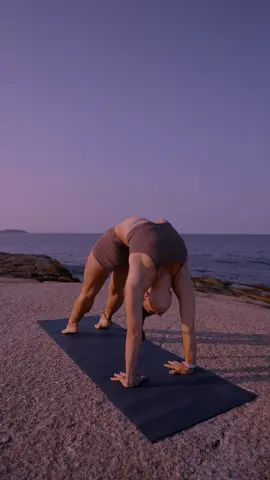Backbend Flow. #stretchingroutine #backbend #backbendchallenge #yogagirl #viraltiktok @Studio K @Manduka 