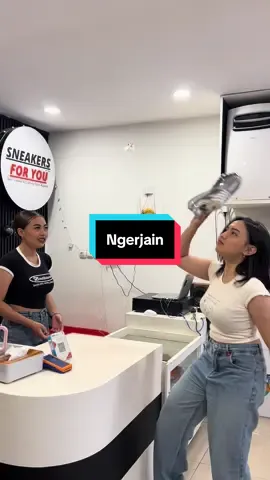Ga enak kan dikerjain?🥲  #Sneakerskita #Sepatubandung #Sneakersbandung #sepatumurahbandung #tokosepatudibandung 