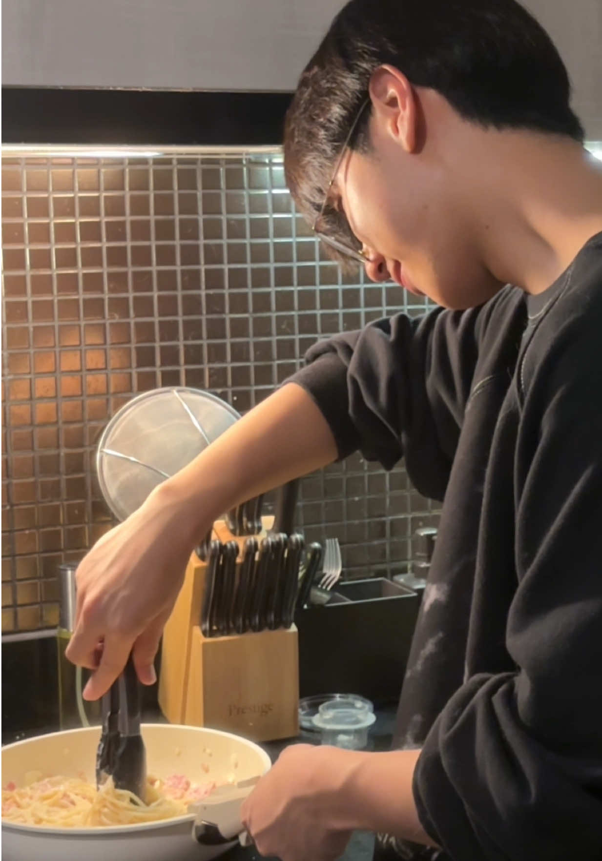 ทุกคนวันนี้กกมีทาโรเคลือบชีสรสพิซซ่า สายเลิฟชีสและพิซซ่าแบบกก คือถูกใจสุดๆ #กอกก #ทำอาหาร #แว่นมานี่มา🤓 #TaroCheeseCoated  #ทาโรเคลือบชีสรสพิซซ่า