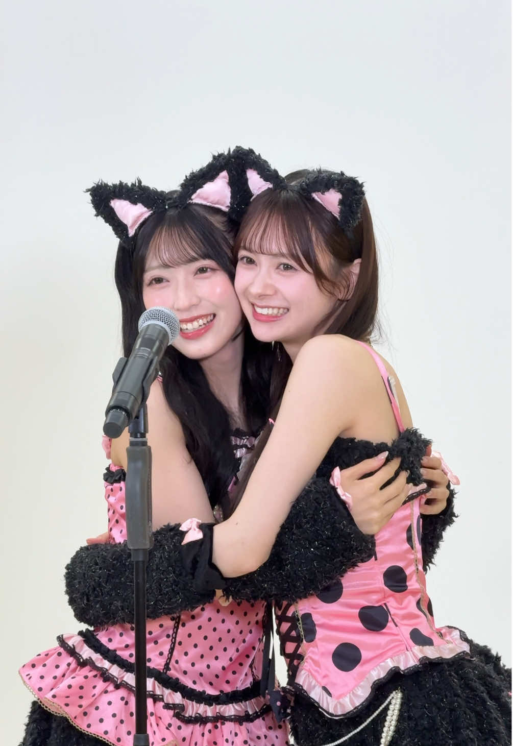 【デレデレ🤦🏻‍♂️👼🏻🍑】 あいもも㌠かわいいよーーっ❕ #会いに行けるアイドル  #ヘビロテ #ヘビーローテーション #佐藤綺星 @あいちゃん  #伊藤百花@いとう ももか 