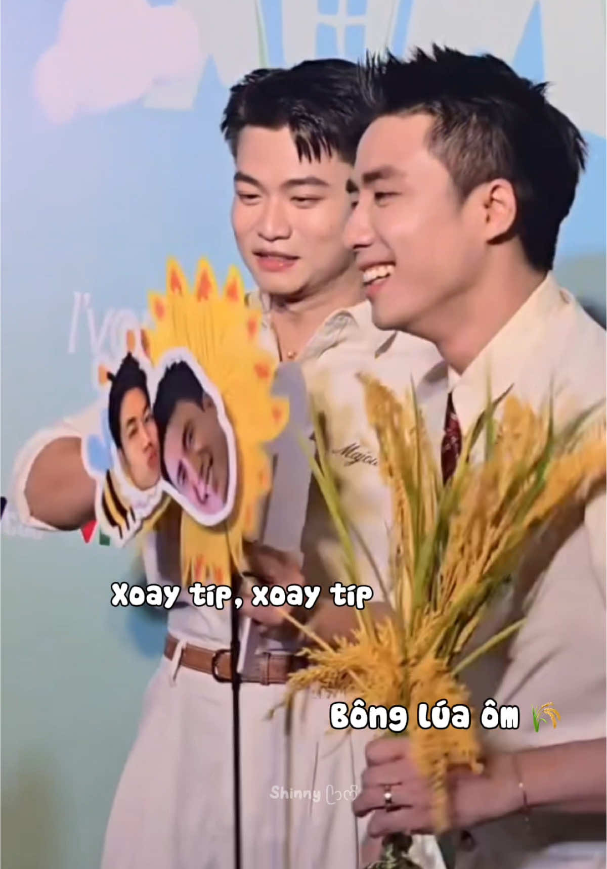 Được tặng quà thích lắm #ninhanhbui #nguyentungduong #ninhduongstory #amiuoi #hangxommoi 