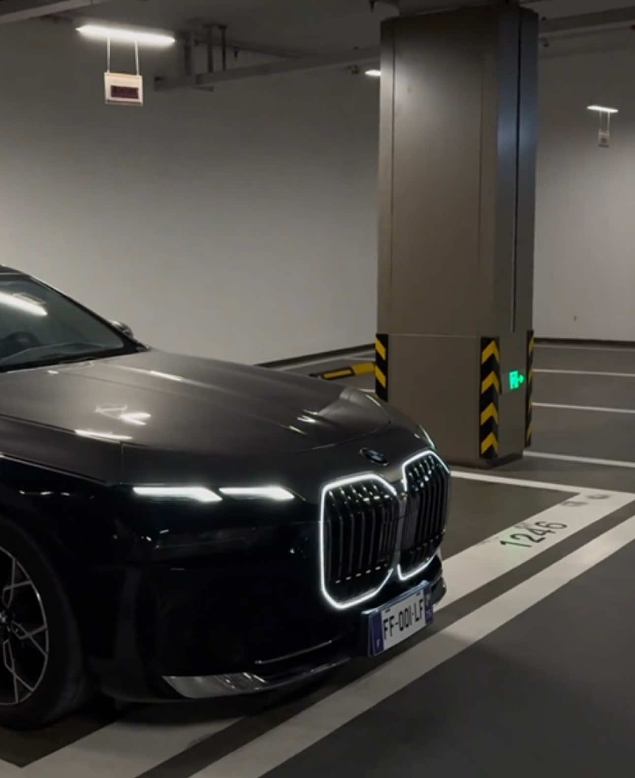 Tag người tương lại sẽ mua cho banh vào đây #bmw7#bmw #supercar #ykcars #fyp @haile_sh_vu_tuan 