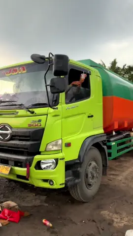 Jangan digalakin om😁🙏