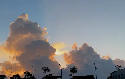 لا جيت أنا ب اسامحك تبكي ألجراح ما ودها مشتاق ودي أصافحك عيت يدي لا أمدها آه ي الجراح راح اللي راح وراحتي مين يا ترى بيردها