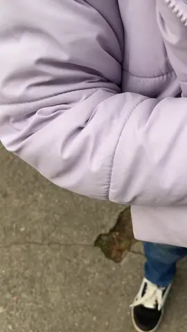 Postar aqui pra ela ver no futuro.. a mochila tava tão bonitinha. 😪🤣 #maedemenina #diadascrianças #mochilamaluca #criancas #mae 