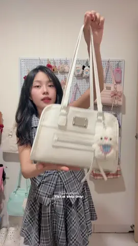 Kawaii Convertible Bag! ✨ Shoulder bag >> Backpack #convertiblebag #lilyaungonfashion #shoulderbag #backpack #cutebag 
