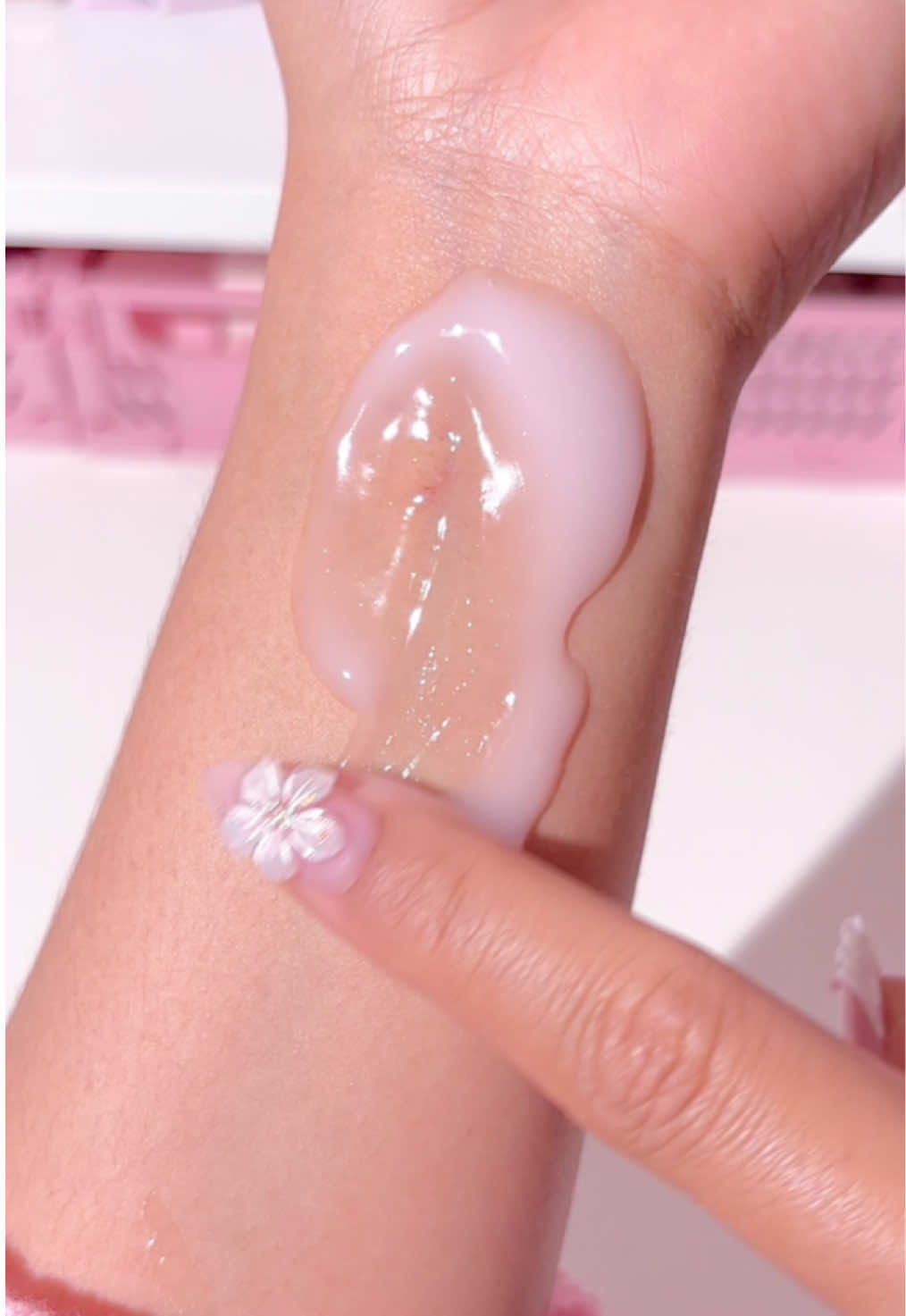 Pelembab yang bikin kulit lembab dan cerah🥳✨ #PigeonTeensIndonesia #MakeupRemaja #skincareroutine 