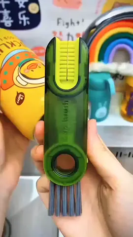 Not cleaning the cup lid is like drinking dirty water! Hurry up and get this three-in-one cup brush. It can easily clean all the edges and corners of your cups. #Lid Brush# Bottle Brush #Cup Brush #Practical Goodie#foryou #fyp #fypシ #malaysia #malaysiatiktok #tiktok #tiktokshop 