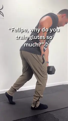 That’s the goal right there, am I right? 😂🍑🏐 But all jokes aside, your glutes aren’t just for aesthetics. They’re one of the strongest, most important muscles in your body. 💪 👉 Hip extension, hinging, running, jumping, stabilizing your pelvis — your glutes do it all. 👉 It’s not about ‘glute amnesia’ or weakness, it’s about learning how to actually use them with proper control. 👉 Strong, well-coordinated glutes = more power, less back pain, better athletic performance. Train them to lengthen, contract, absorb force, and produce force at different speeds — and you’ll feel the difference everywhere. 🔑🔥 Shoutout to @dr.davestrength for the post idea.