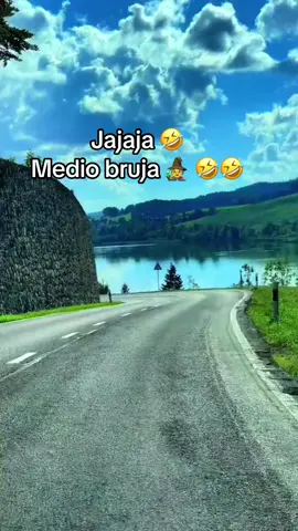 😄😄medio bruja 🧙‍♀️😄