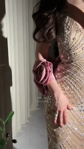 اي والله يحلمون 😌، تصويرنا و تصميمنا 👌🏻#فساتين #viral #فساتين_لولماس #فساتين_سهره #فساتين_فخمه 