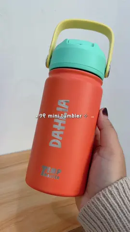 Suka guna tumbler niii sebab saiz dia just nice untuk anak bawah 5 tahun. Material tahan lasak kalau anak baling pun takde hal 🤣 #tumbler #tumblerkids #kidstumbler #tumblerbudak #tumblerengrave 