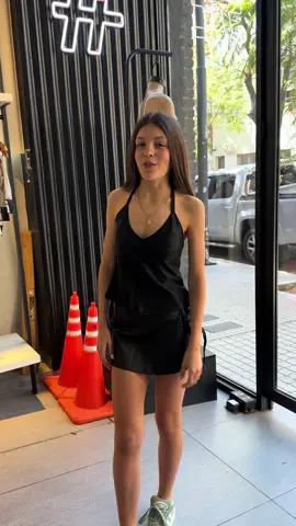 Eligiendo un look en 10 segundos Dale like si te gusto el look😊😊