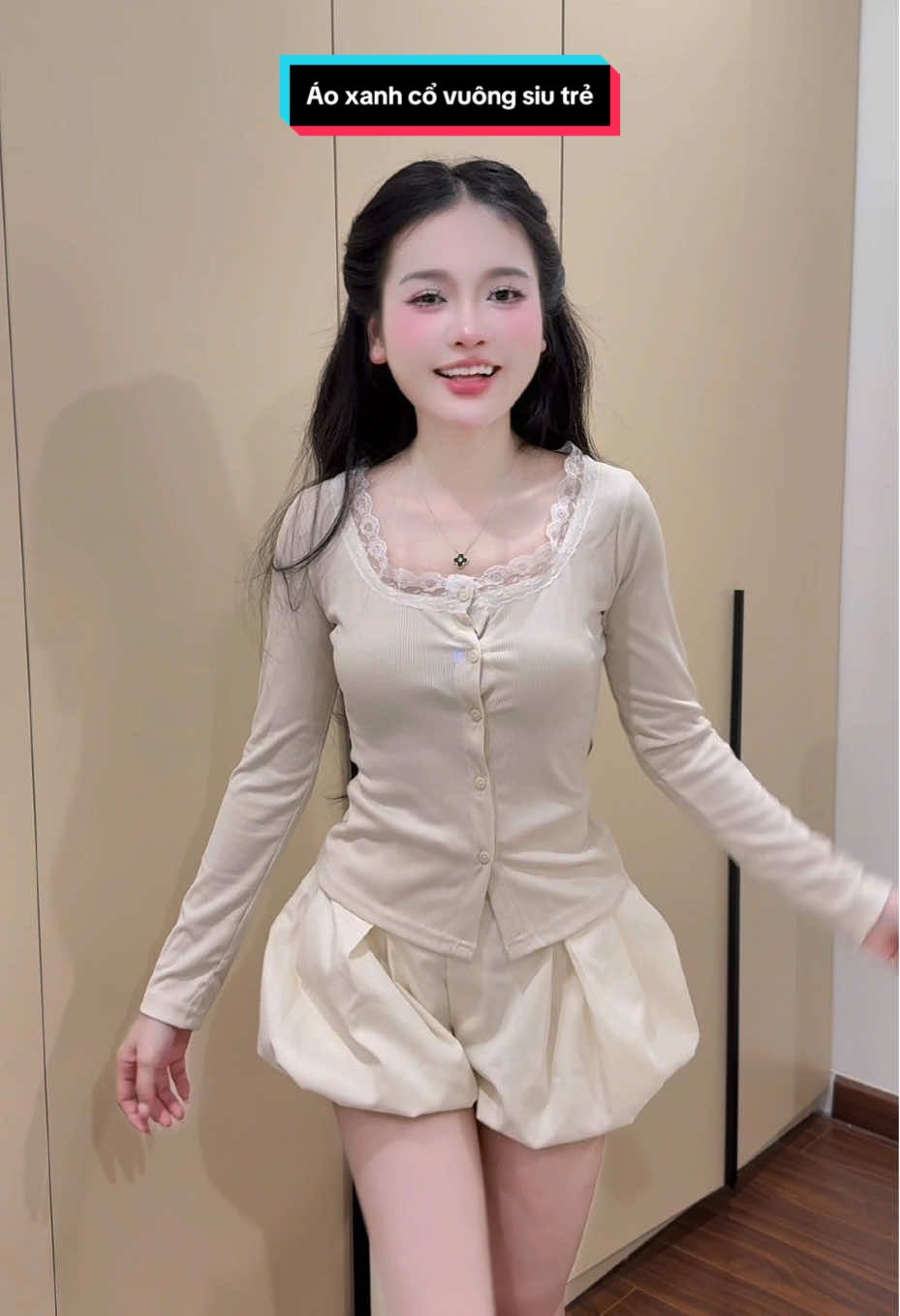 Áo cổ vuông kiểu vậy xinh mặc trẻ nè😍