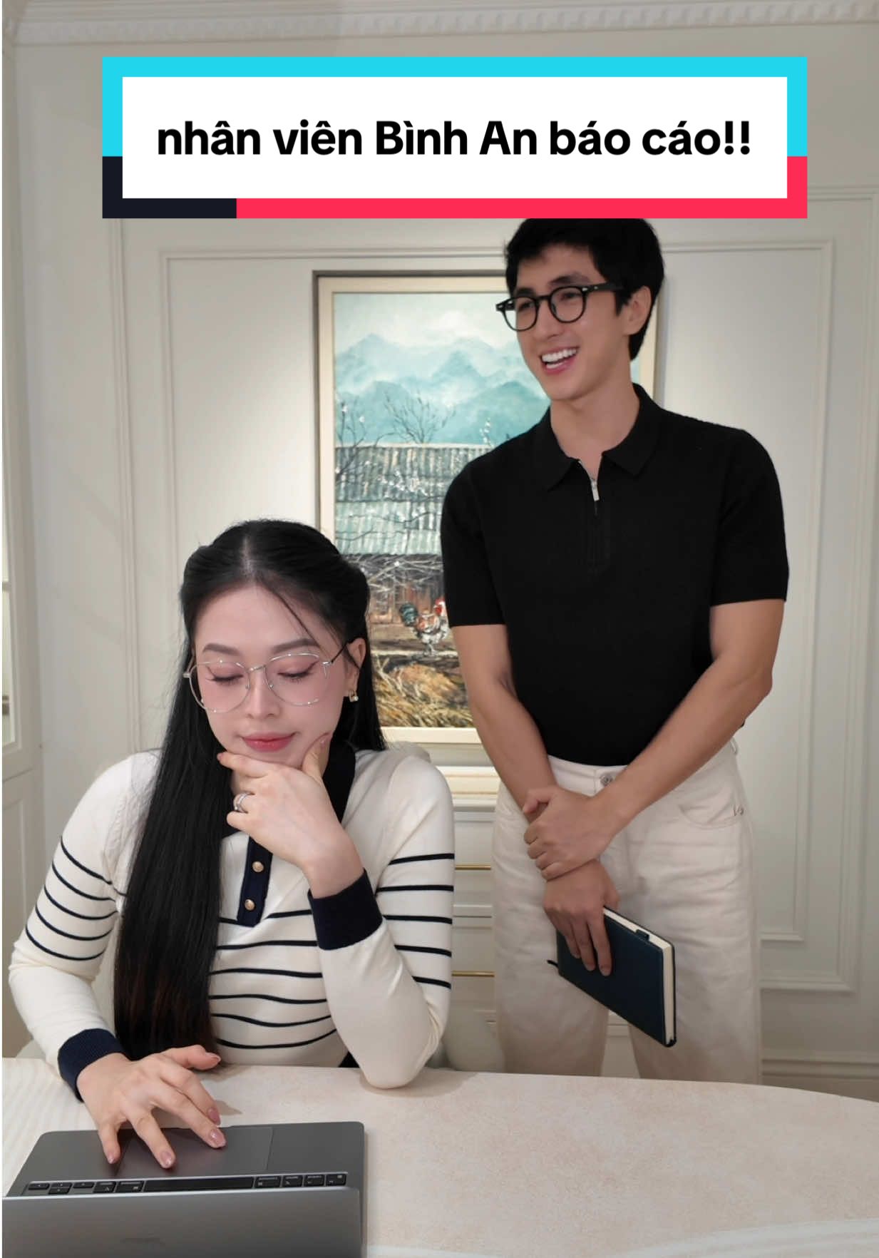 nhân viên này hư quá, đi làm mà hai tay hai túi 