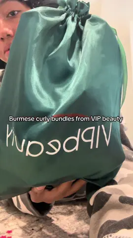 burmese curly bundles unboxing #burmesecurly #vipbeautyhair #curlybundles #hairinfluencer #fyp 