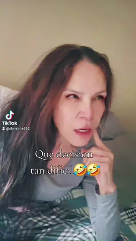 Ayudenme a decidir 🤣🤣 #humor #comedy #bañateguey🤣 #parati #mebañoonomebaño🤔