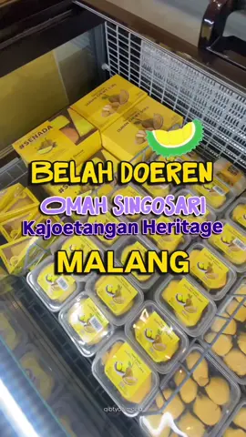 Jalan-jalan ke Kajoetangan Heritage Malang wajib banget mampir ke Omah Singosari! Dari Bolu Singosari, Bolu Bakpao Telo Keju, Pia khas Malang, sampai keripik olahan Malang semua ada disini 🤤 Eh, tapi yang paling bikin heboh… ✨ di dalamnya ada Gerai Belah Doeren! Soes duriannya lumer banget, pancakenya lembut, ice duriannya juara 💛 Lokasinya deket banget sama RedDoorz Hostel near Station Train 3, tinggal jalan kaki dari Kampung Kajoetangan Heritage @RedDoorz Indonesia  Buat kamu yang dari luar kota mau nginep disini dan ngerasain liburan seru low budget bisa banget nginepnya disini 😍 jangan lupa masukkan Kode Promo di akhir video untuk dapat potongan harga 👏👏👏 #RedDoorz#RedDoorzId#RedTravelers#BukaSemuaPintu#oleholehmalang  