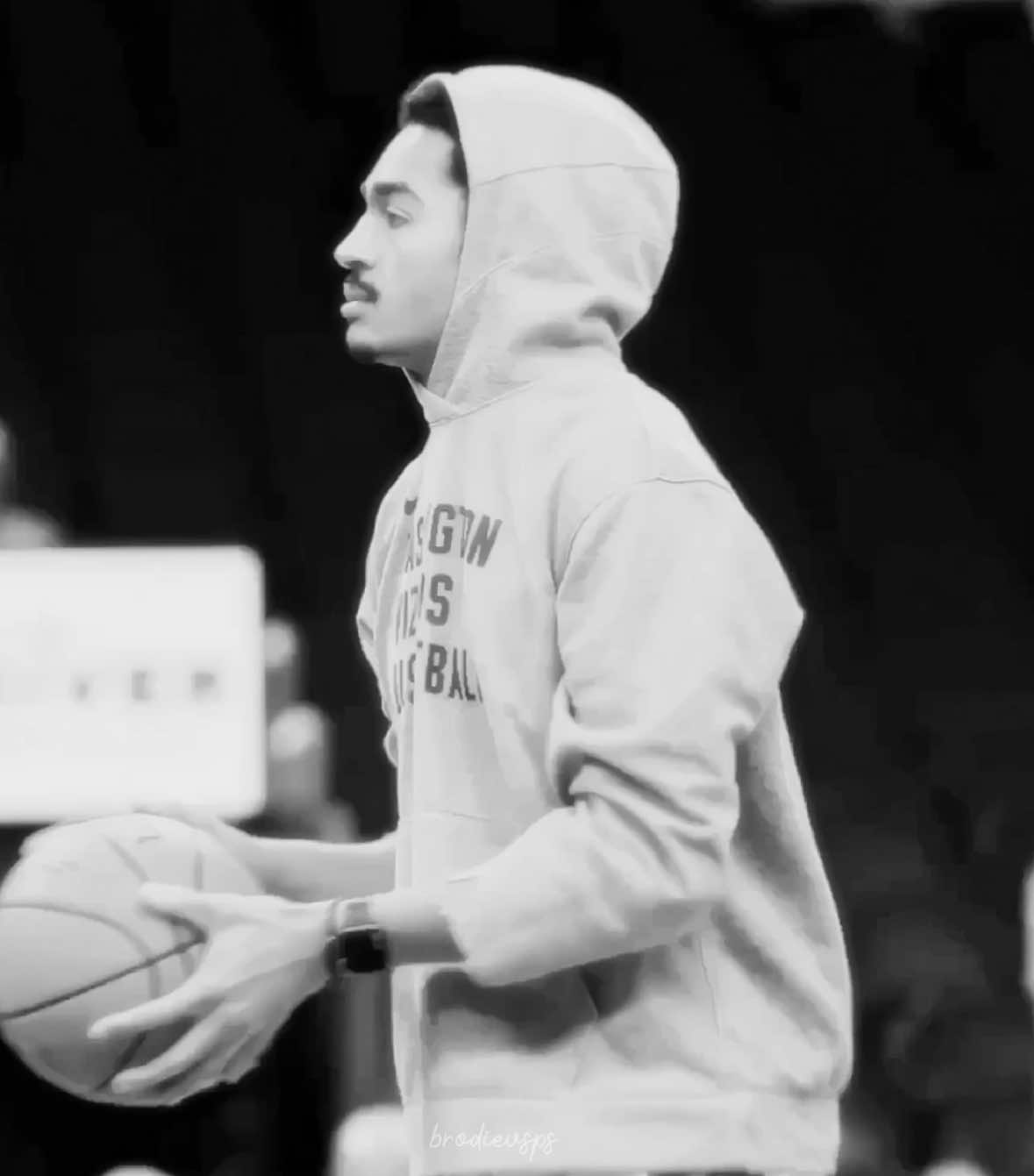 nobody knows how long i’ve been waiting for a excuse to edit them - ac: bilsshqrk - @morg ₁₇ ₂₃ ₈ @rita @syrih  🏷️: #jordanpoole #bryceyoung #carolinapanthers #neworleanspelicans #videostar 