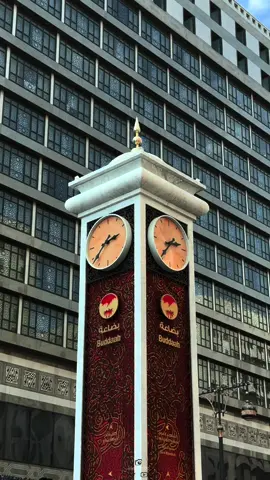 وفضائلُ هذا اليوم ممدودةٌ للمؤمنين في الجنة، وأعظمُ النَّعيم لهم فيها رؤيةُ ربِّهِم، وفي كلِّ جمعةٍ يتجلَّى الله لهم، وهذا هو يوم المَزِيد، قال تعالى: ﴿لَهُمْ مَا يَشَاءُونَ فِيهَا وَلَدَيْنَا مَزِيدٌ﴾ [ق: 35]. قال أنسٌ رضي الله عنه: 