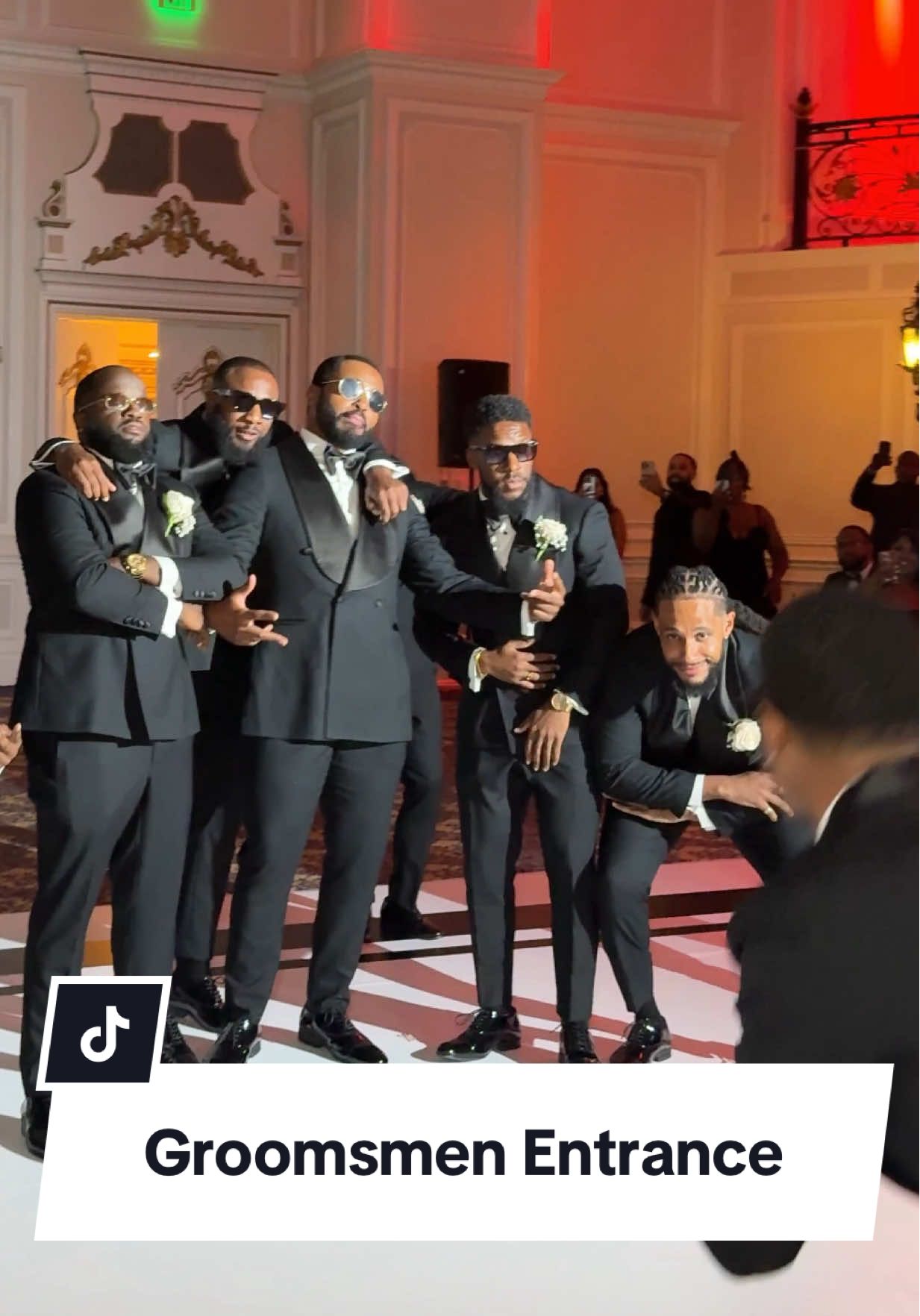 The groomsmen came in with the heat!! 🔥😎 • Content Captured by: @CapturedbyChinny • #weddingparty #weddingmoments #groomsmenentrance 