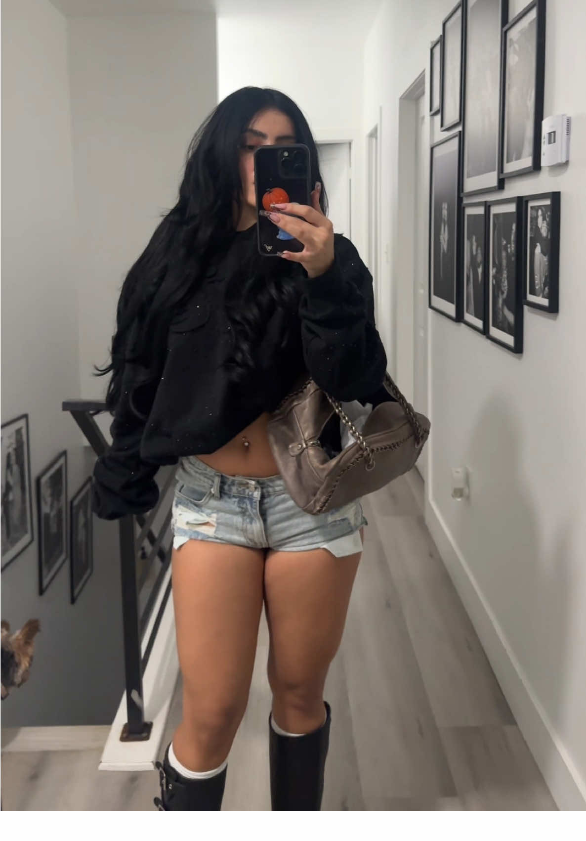 boots & shorts combo 🐈‍⬛ shorts are linked above :)