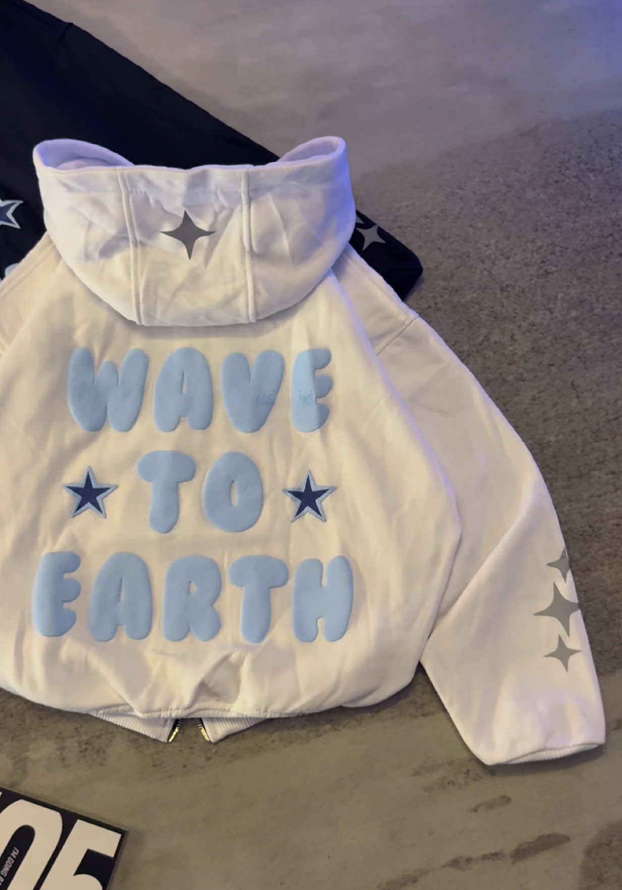 Wave to earth #fyp #igayakuustore #wavetoearth #hoodiezipper #hoodieboxy 