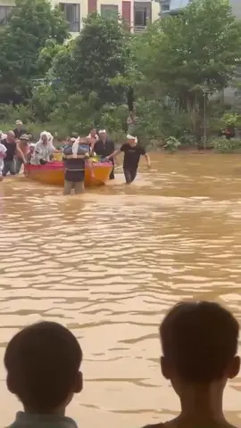 Tận cùng của lỗi đau khi mất đi người thân giữa vùng bão lũ, không kèn trống không khăn áo 🙏🏻🙏🏻🙏🏻🙏🏻#lulut #baolu #baomatmo #muabao #thainguyen 