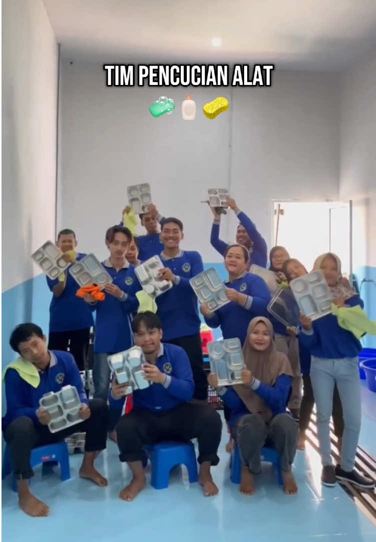 Kenalan dulu yuk sama team kita 🔥 Yang selalu Sigap dalam memberikan nutrisi bagi Generasi Emas Indonesia 🇮🇩🫶🏼 #sppg #mbg #fyp #fypage #blitar24jam 