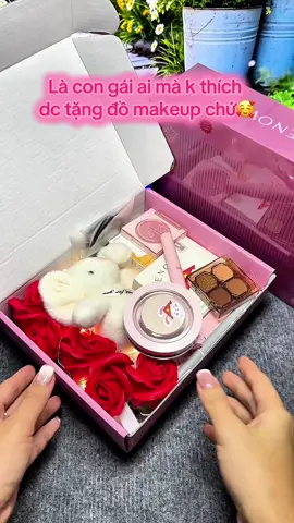 Hộp quà tặng trang điểm 20/10 cho bạn gái kèm túi quà, gấu bông, hoa sáp và đèn Menow Bunny Box [Tặng Túi Giấy Đựng Quà]#hopquatang #hopquatangtrangdiem #huongtichcuc74 #huongchiase74 