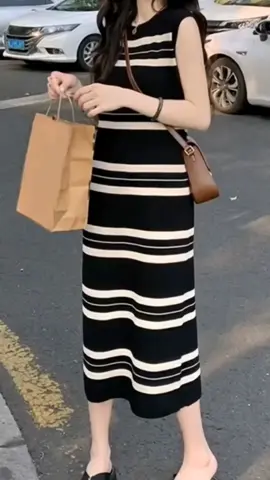 ✨“Eleganteng ginhawa sa bawat galaw! Ito ang sleeveless knitted long dress na nagbibigay ng classy at cozy na look. Perfect para sa mga lakad o dinner date — simple pero napaka-stylish! #OOTD #KnittedDress #FashionFilipina #ChicStyle #ComfortAndClass